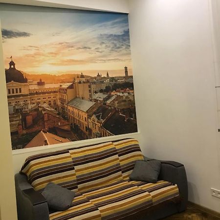 Apartment On Khorvatska Street Lviv Exterior photo