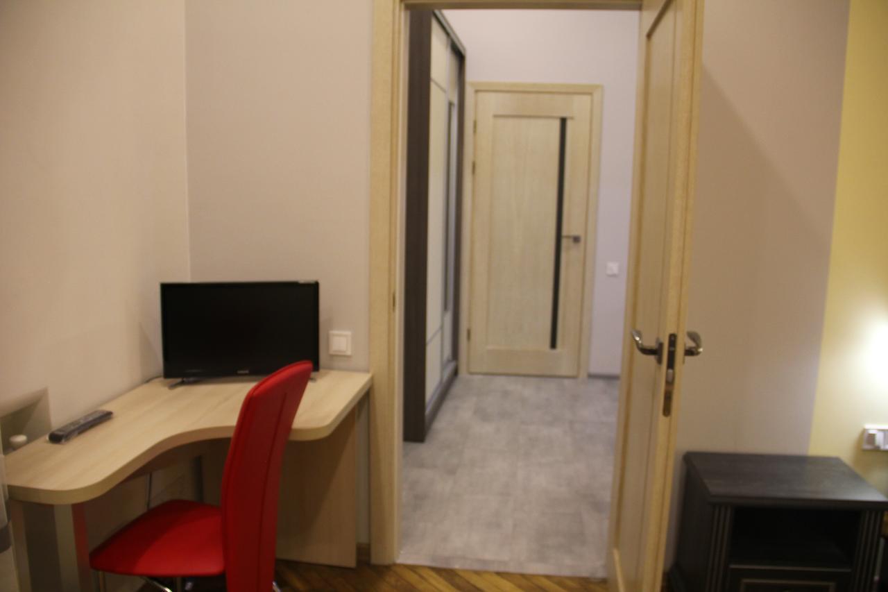 Apartment On Khorvatska Street Lviv Exterior photo